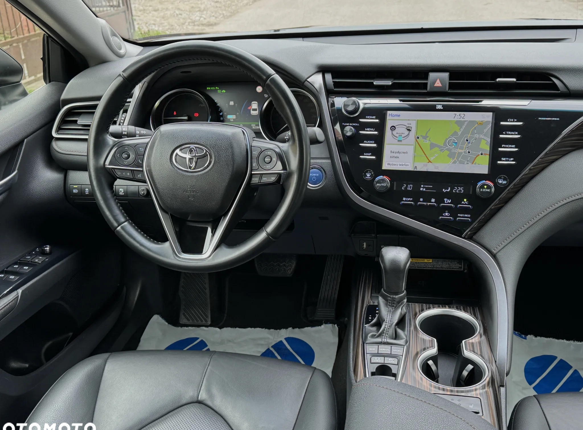 Toyota Camry cena 99999 przebieg: 162500, rok produkcji 2019 z Baranów Sandomierski małe 781
